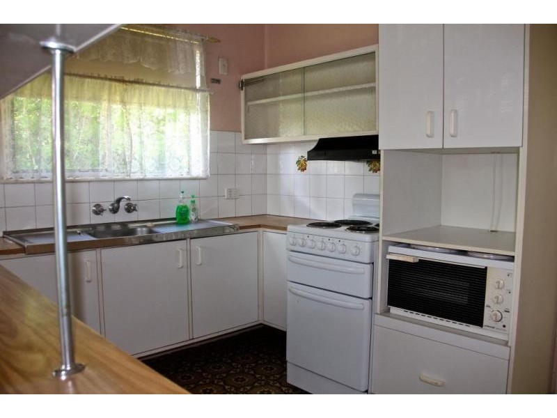 2 FITCH LANE, Labrador QLD 4215