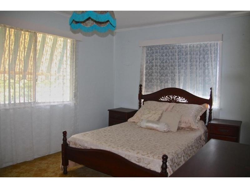 2 FITCH LANE, Labrador QLD 4215