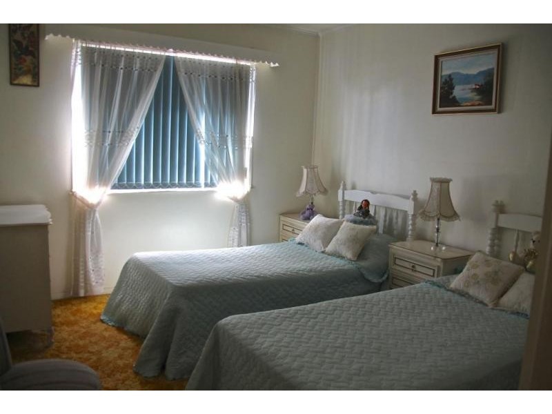 2 FITCH LANE, Labrador QLD 4215