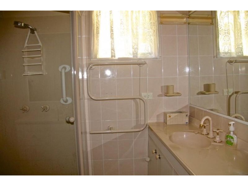 2 FITCH LANE, Labrador QLD 4215