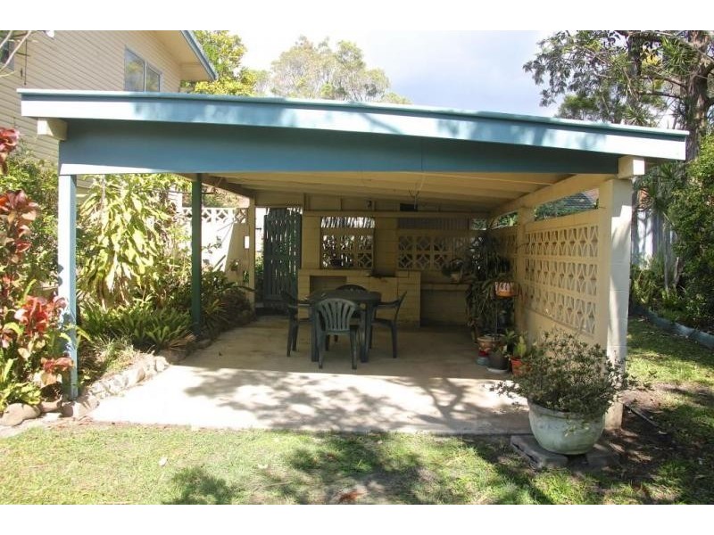 2 FITCH LANE, Labrador QLD 4215