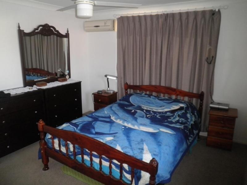 39 VICTOR AVENUE, Paradise Point QLD 4216