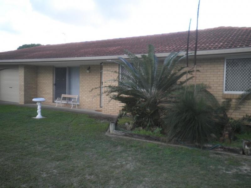 39 VICTOR AVENUE, Paradise Point QLD 4216