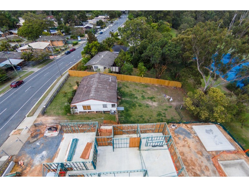 35 Ridgeway Avenue, Southport QLD 4215