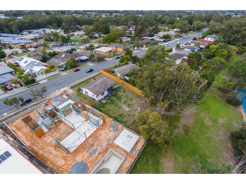 35 Ridgeway Avenue, Southport QLD 4215