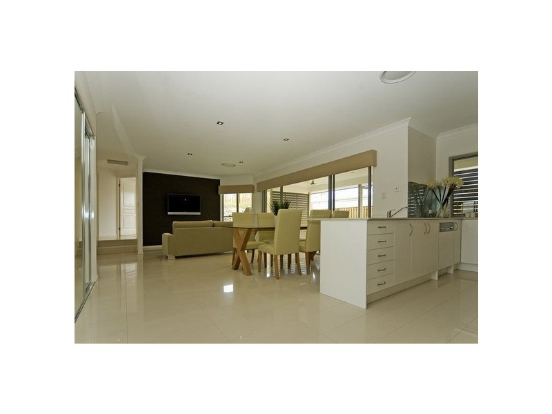 Pacific Pines QLD 4211