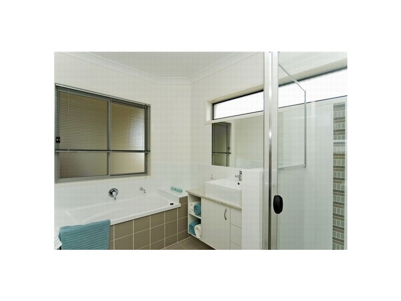 Pacific Pines QLD 4211