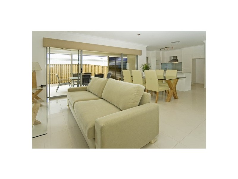Pacific Pines QLD 4211