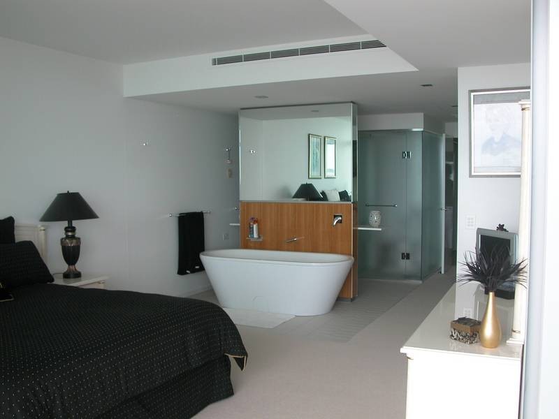 Paradise Point QLD 4216