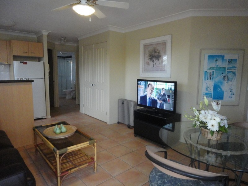 9/12 Paradise Island, Surfers Paradise QLD 4217