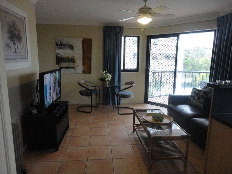 9/12 Paradise Island, Surfers Paradise QLD 4217
