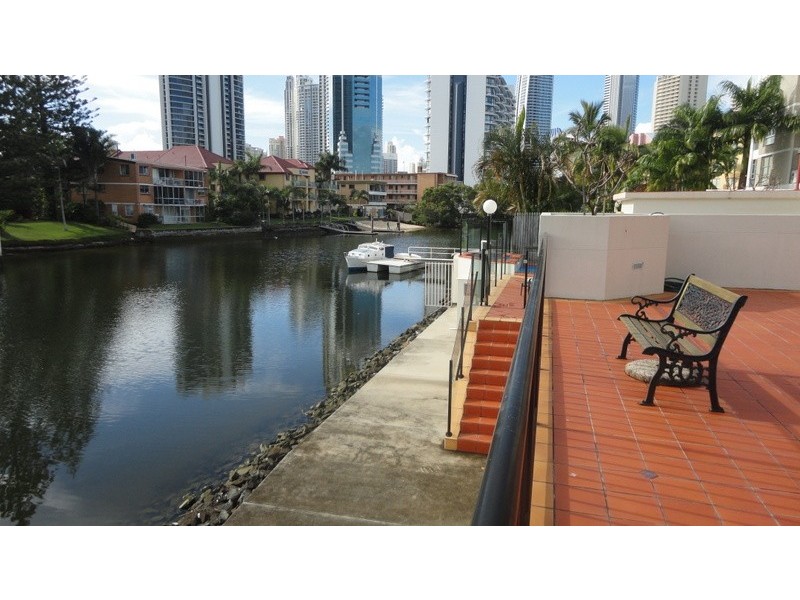 9/12 Paradise Island, Surfers Paradise QLD 4217