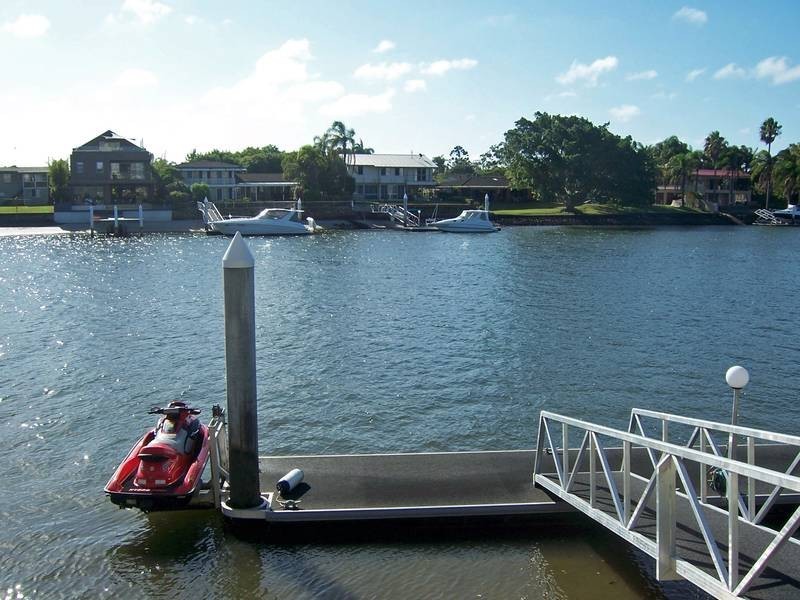 Chevron Island QLD 4217