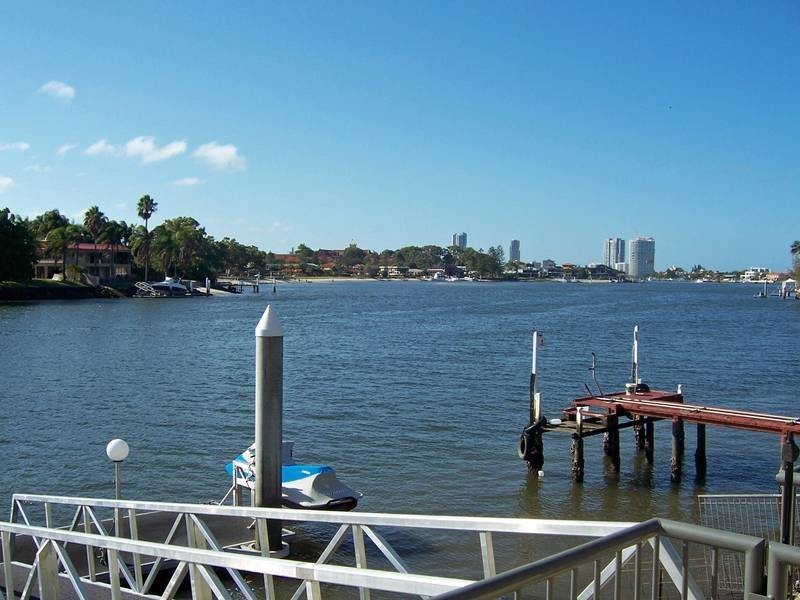 Chevron Island QLD 4217