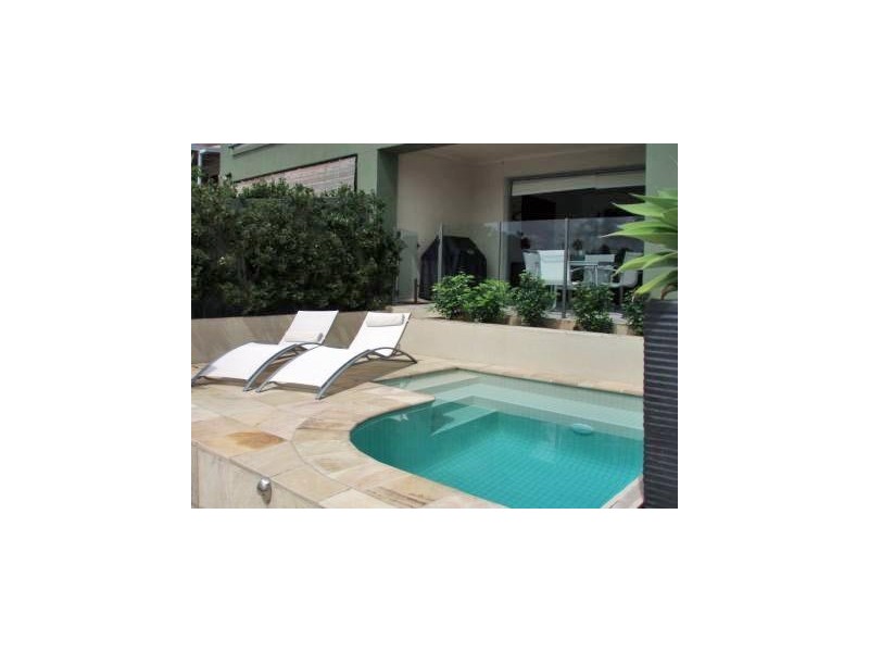 Chevron Island QLD 4217