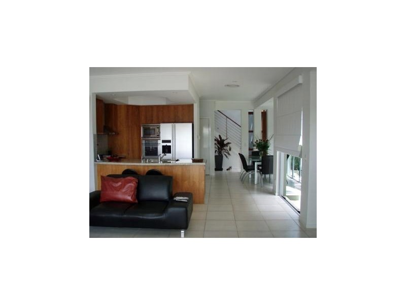 Chevron Island QLD 4217