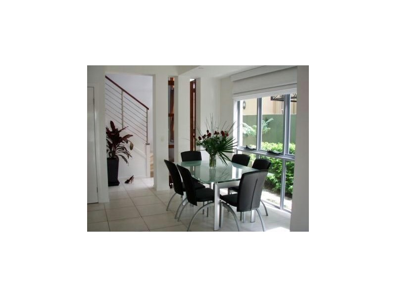 Chevron Island QLD 4217