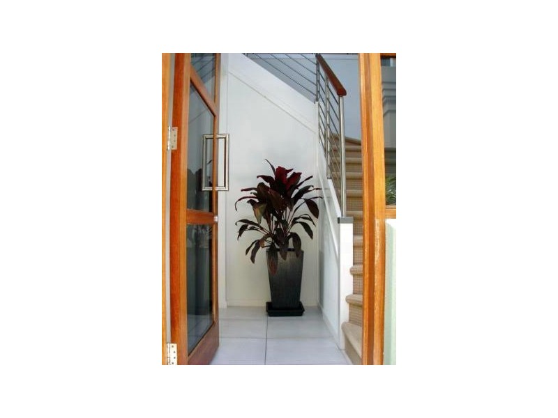 Chevron Island QLD 4217