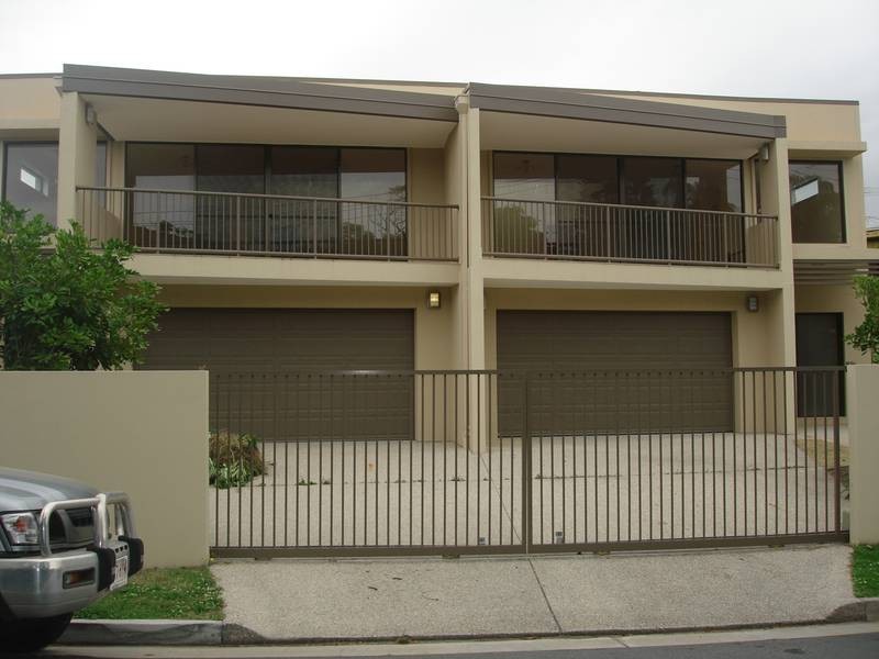 50 LITTLE NORMAN STREET, Southport QLD 4215