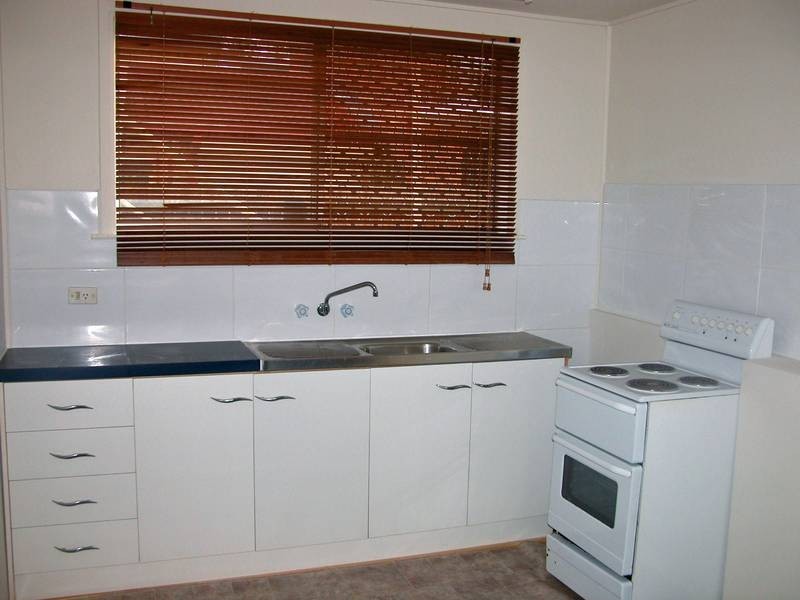 2/150 Frank Street, Labrador QLD 4215