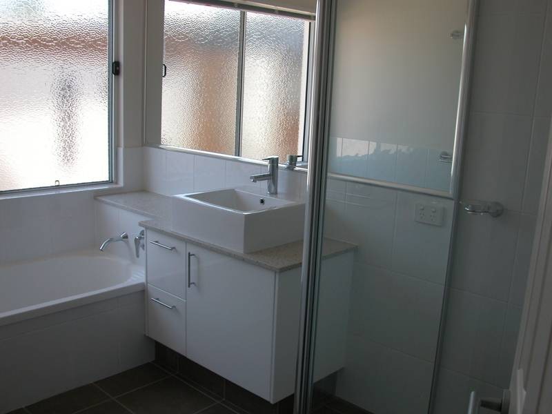 127 Pohlman Street, Southport QLD 4215