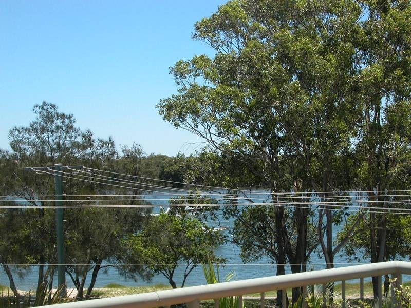 7/7 Esplanade West, Paradise Point QLD 4216