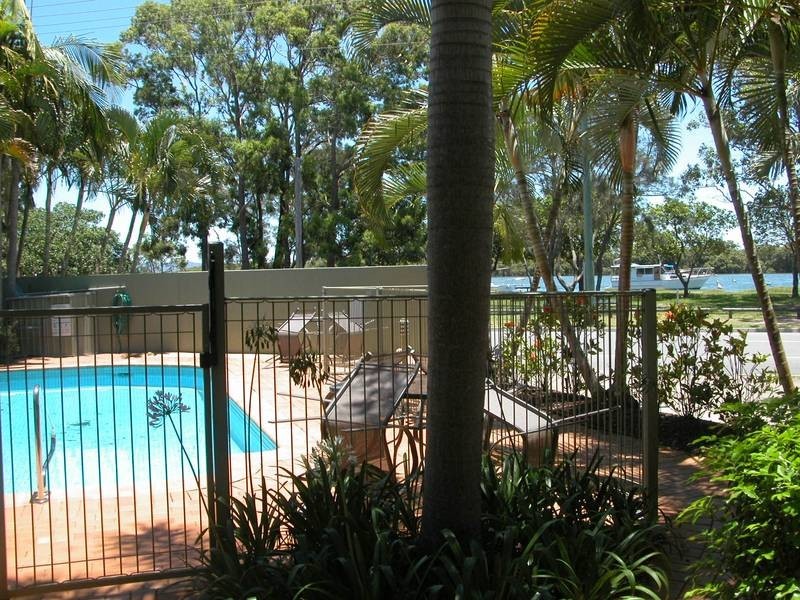 7/7 Esplanade West, Paradise Point QLD 4216