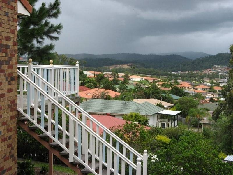 8 Crestridge Crescent, Oxenford QLD 4210