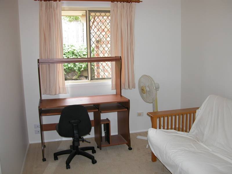 8 Crestridge Crescent, Oxenford QLD 4210