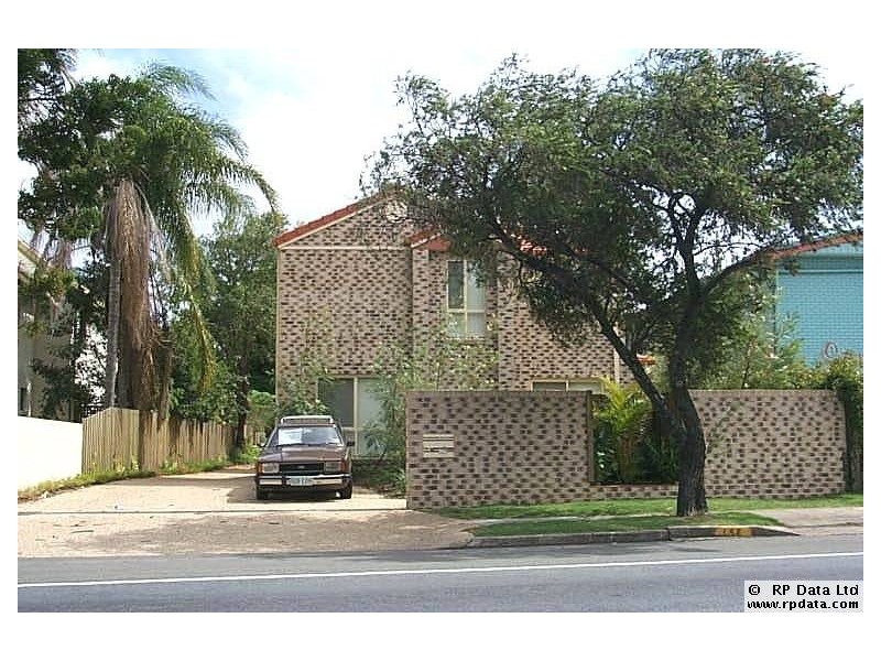 1/142 Frank Street, Labrador QLD 4215