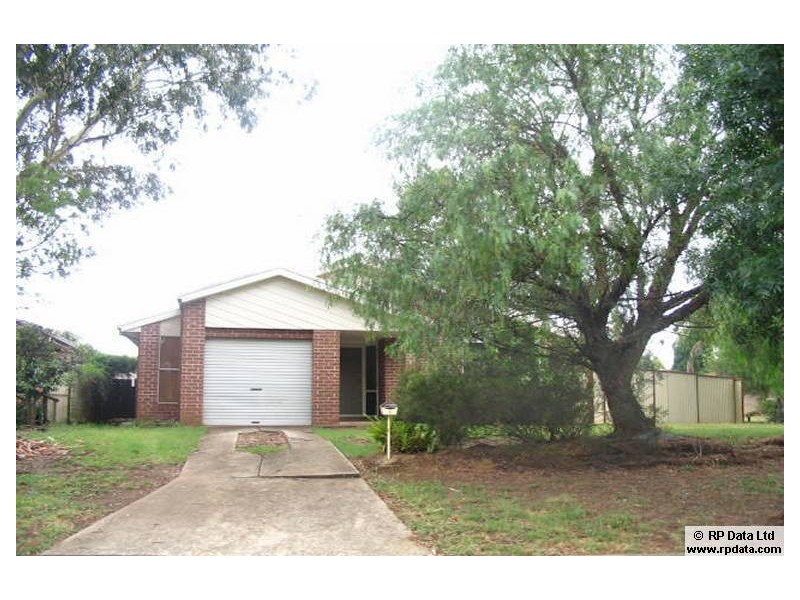 1 Nambucca Place, Claremont Meadows NSW 2747