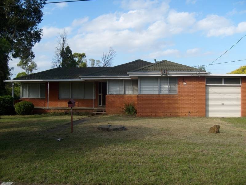 6 Young St, Colyton NSW 2760
