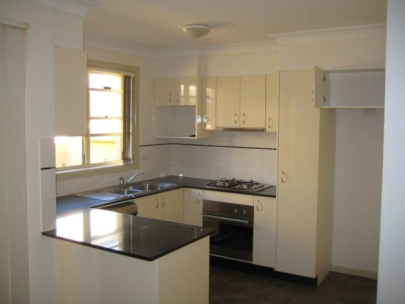 2/8-10 Sainsbury St, St Marys NSW 2760