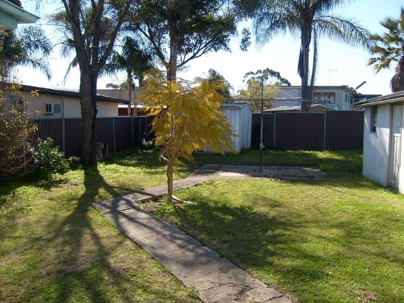 25 Carrington St, St Marys NSW 2760
