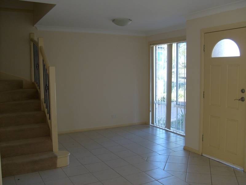 2/128 Aurora Drive, Tregear NSW 2770