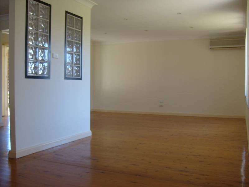 4 Morning Bird Close, St Clair NSW 2759