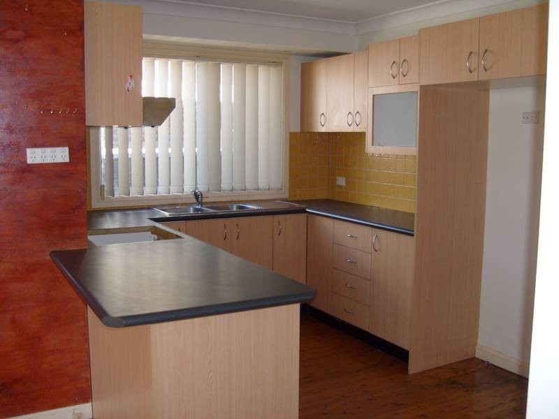 4 Morning Bird Close, St Clair NSW 2759