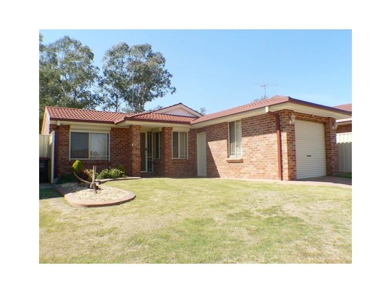28 Olympus Drive, St Clair NSW 2759