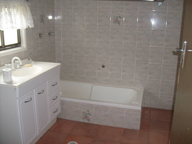 915 Mamre Rd, Kemps Creek NSW 2178