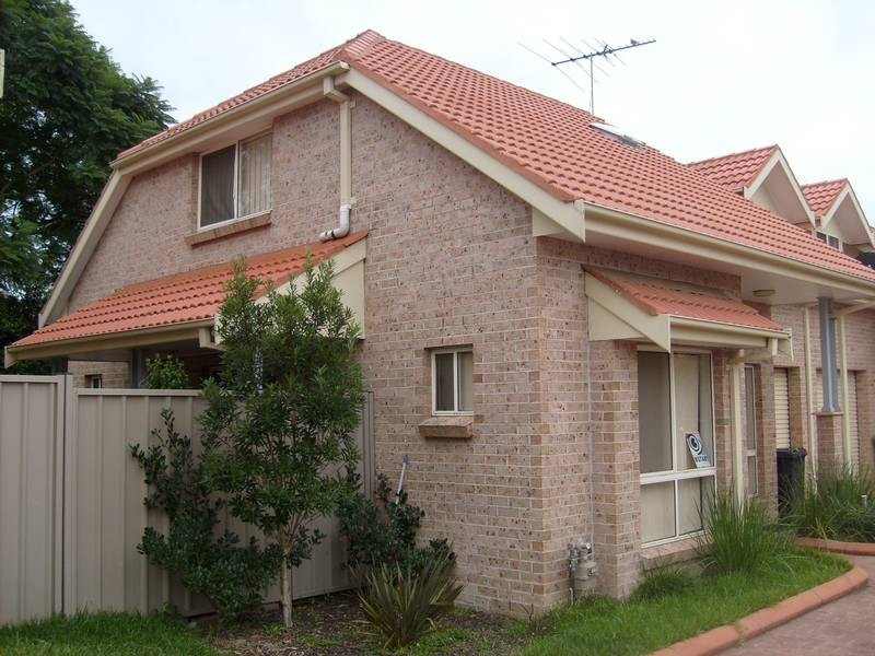 2/27 Brisbane St, Oxley Park NSW 2760