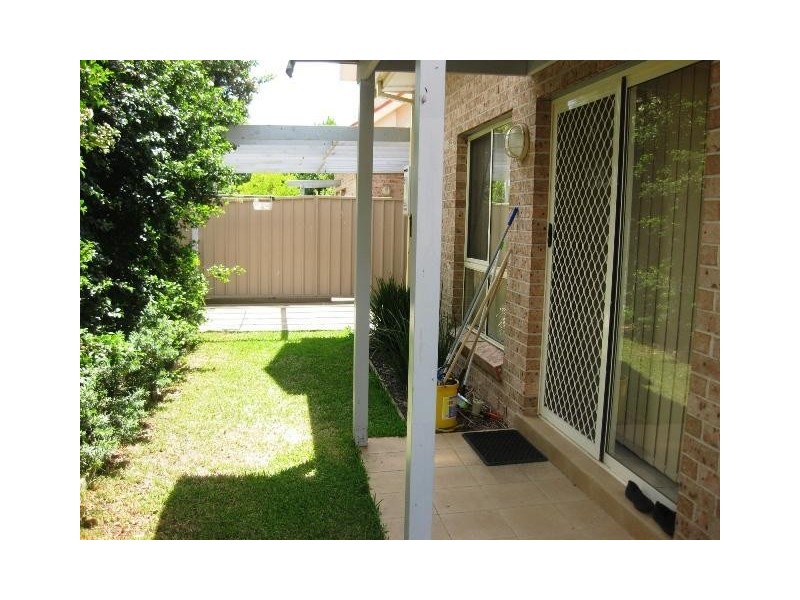 2/27 Brisbane St, Oxley Park NSW 2760