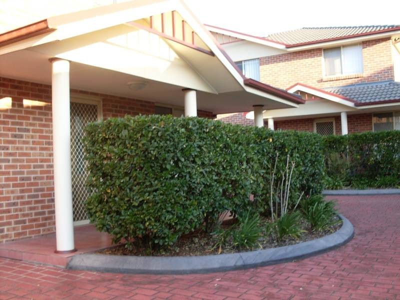 2/98 Cox Ave, Penrith NSW 2750