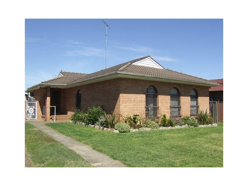 238 Banks Drive, St Clair NSW 2759