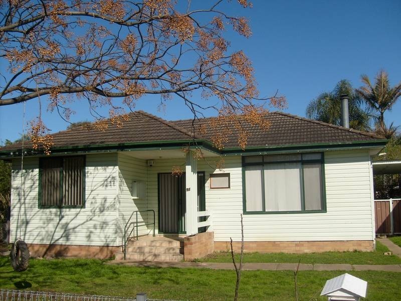 18 Warrego St, North St Marys NSW 2760