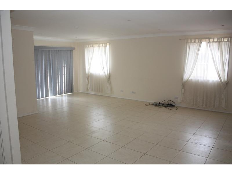 6 Geewan St, Claremont Meadows NSW 2747