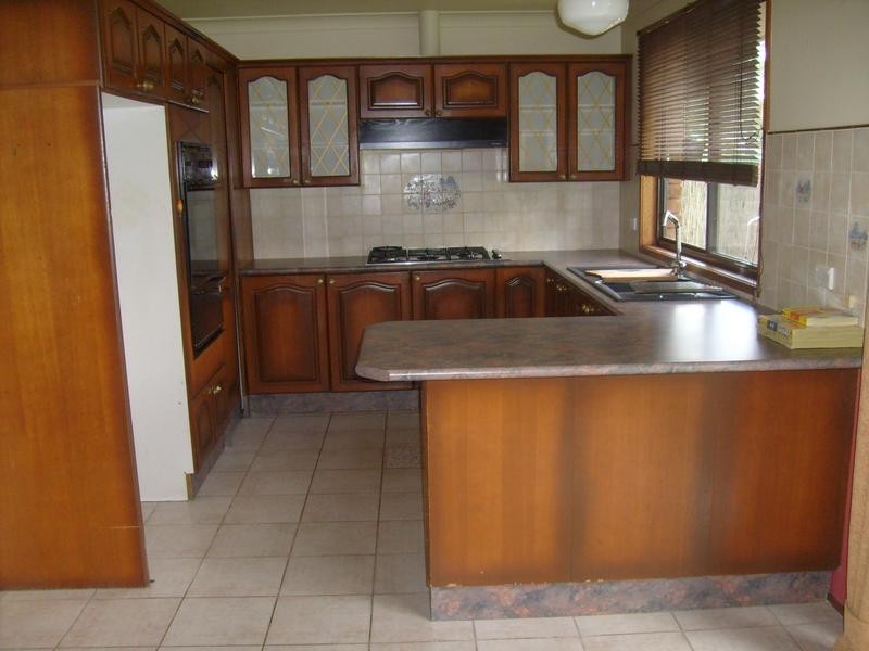 31 Horseshoe Cct, St Clair NSW 2759