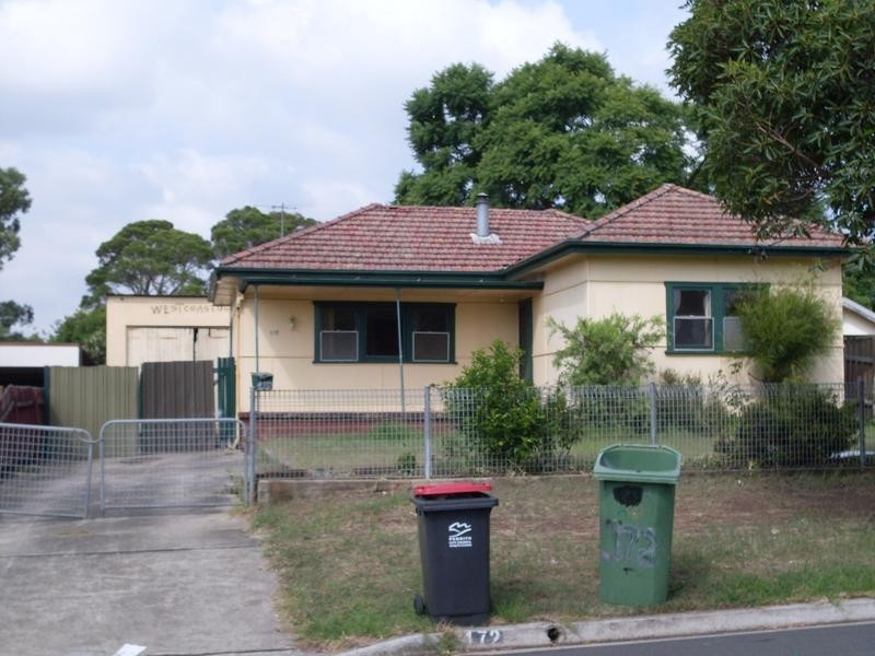 172 Canberra St, Oxley Park NSW 2760
