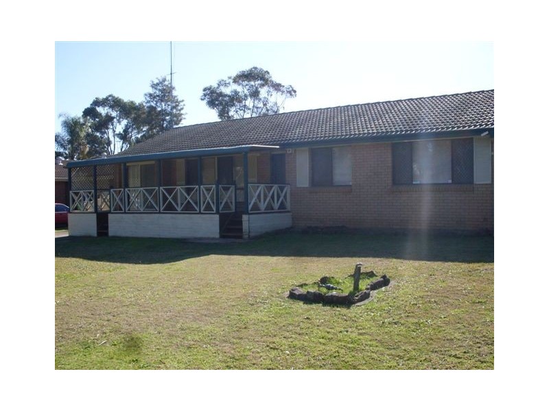 28 Caines Cres, Colyton NSW 2760