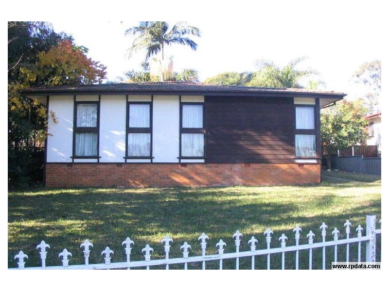 5 Dampier Pl, Whalan NSW 2770