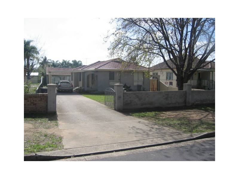 1/61 CANBERRA ST, St Marys NSW 2760